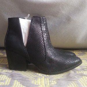 Not rated-Tarim- Black / Size 6